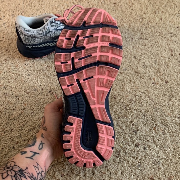 Brooks ghost newest version. Worn maybe 5 times. - Picture 2 of 3
